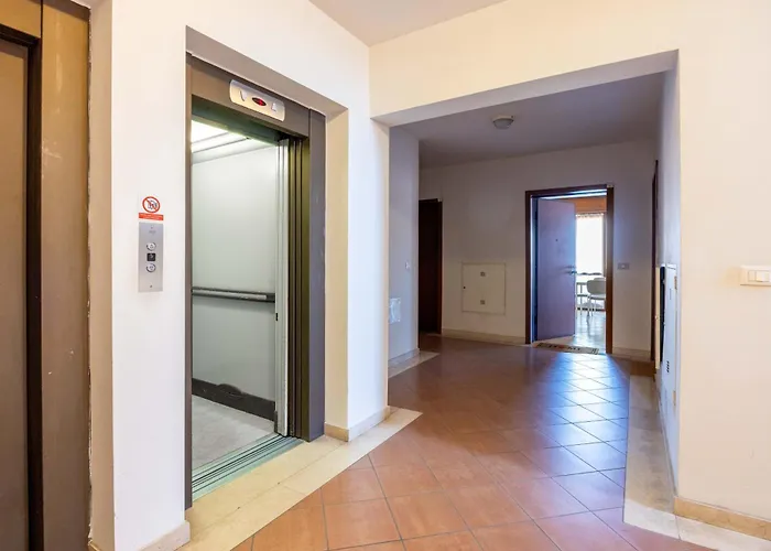 - The 2 Reno - Self Check-in *